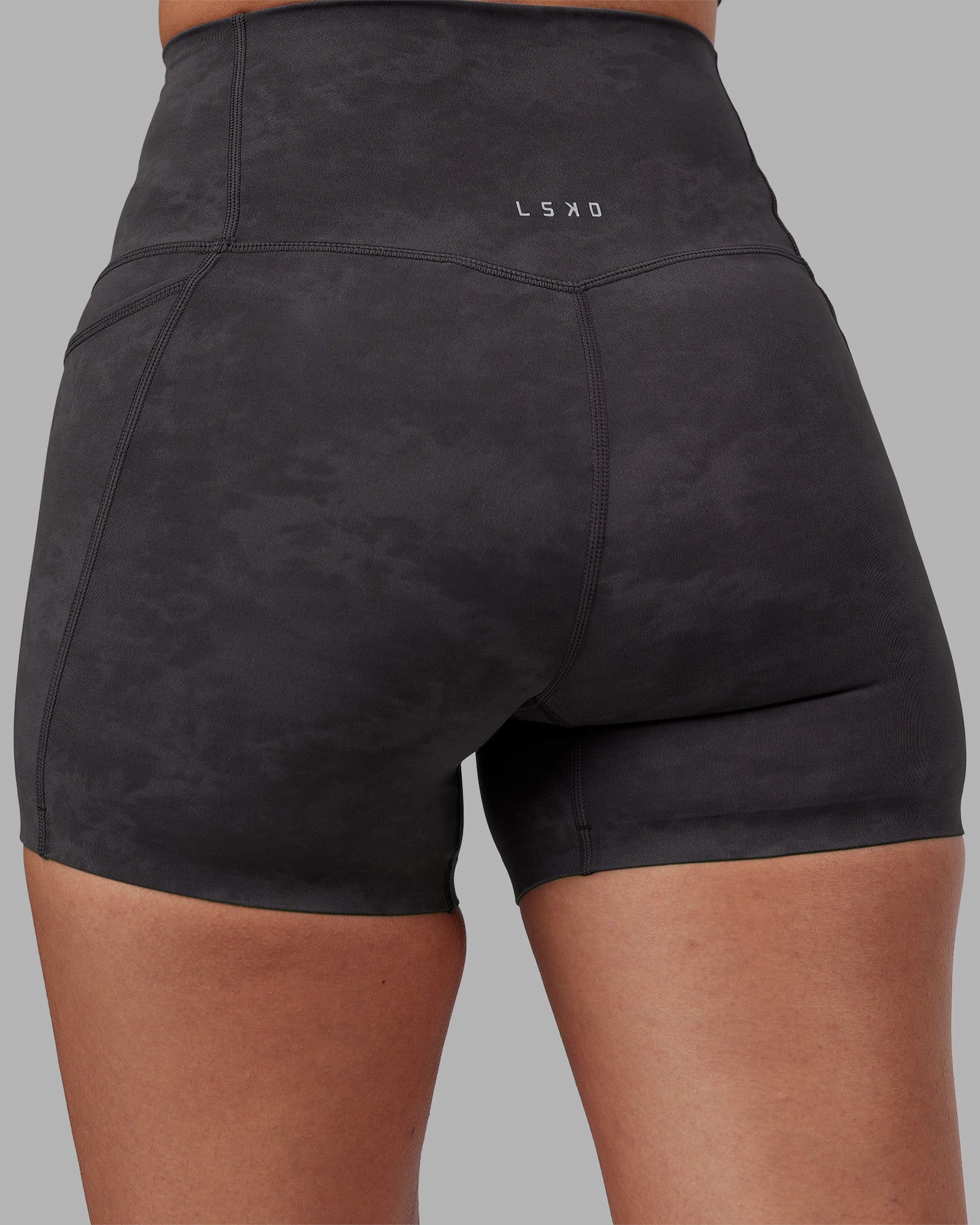 Elixir Ultra High-Rise 4" Short Pockets - Dark Storm Wash
