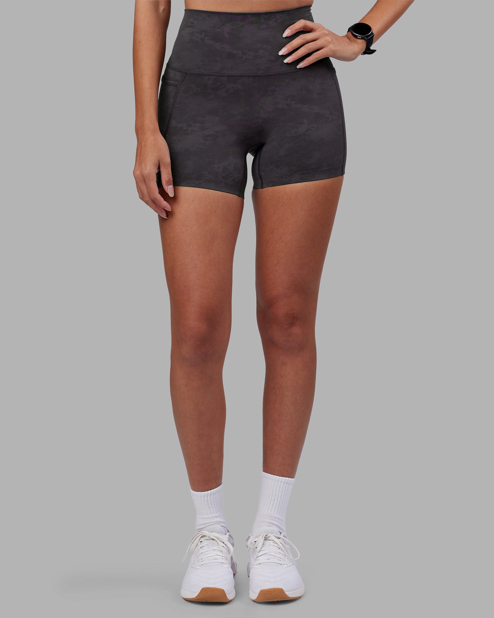 Elixir Ultra High-Rise 4" Short Pockets - Dark Storm Wash