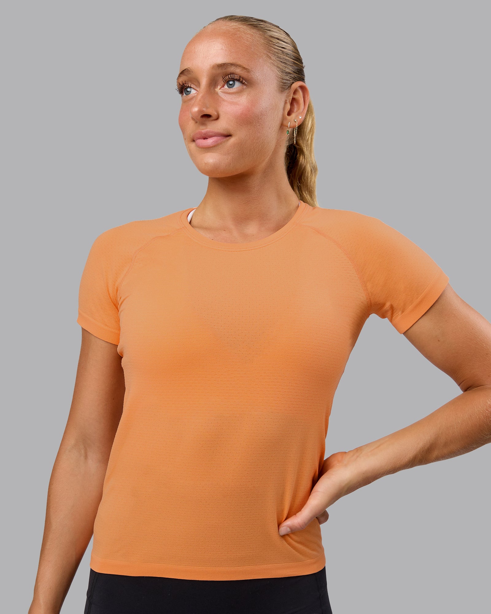 AeroFLX+ Seamless Tee - Cantaloupe/Cantaloupe