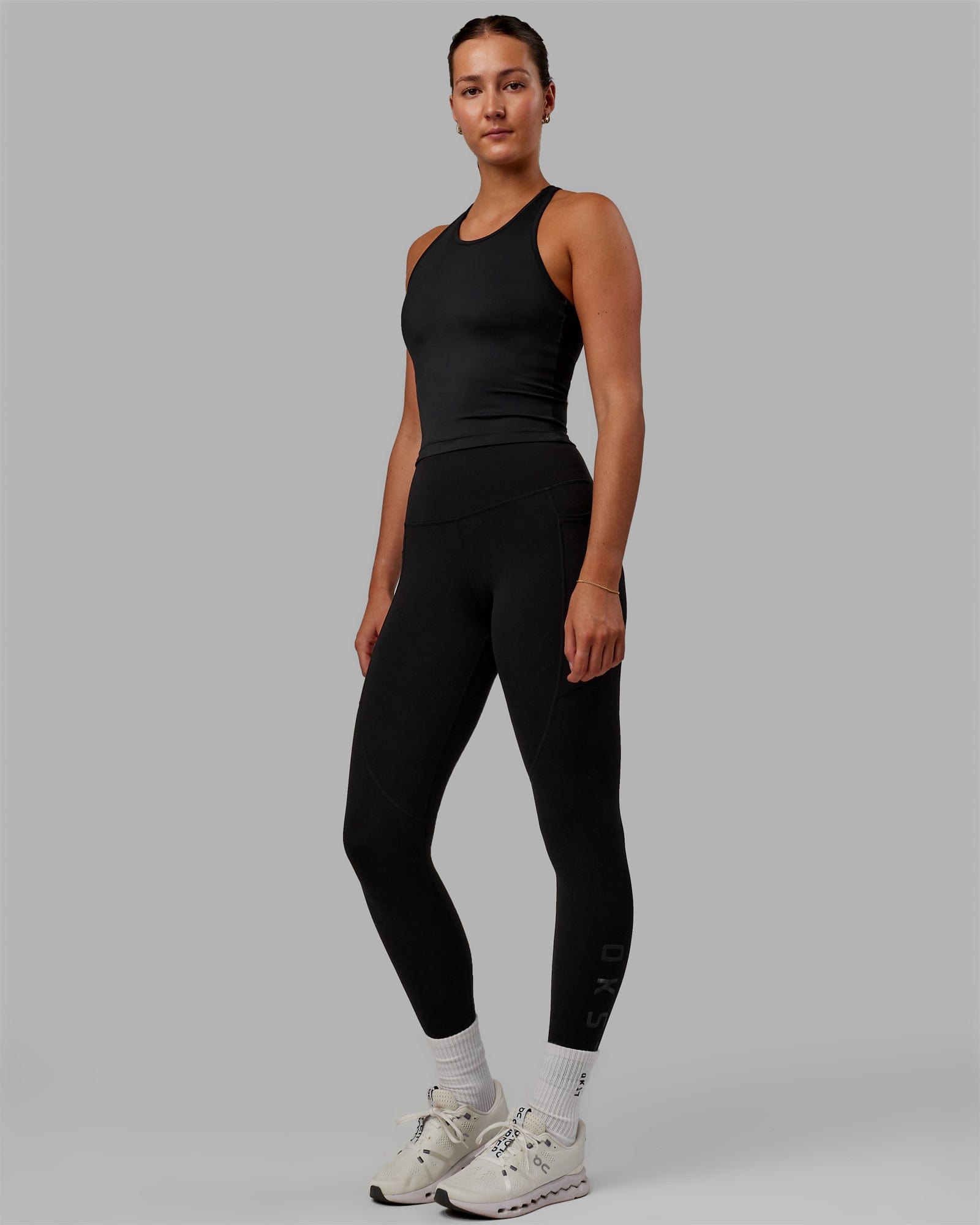 Flow Performance Tank With Shelf Bra - Black