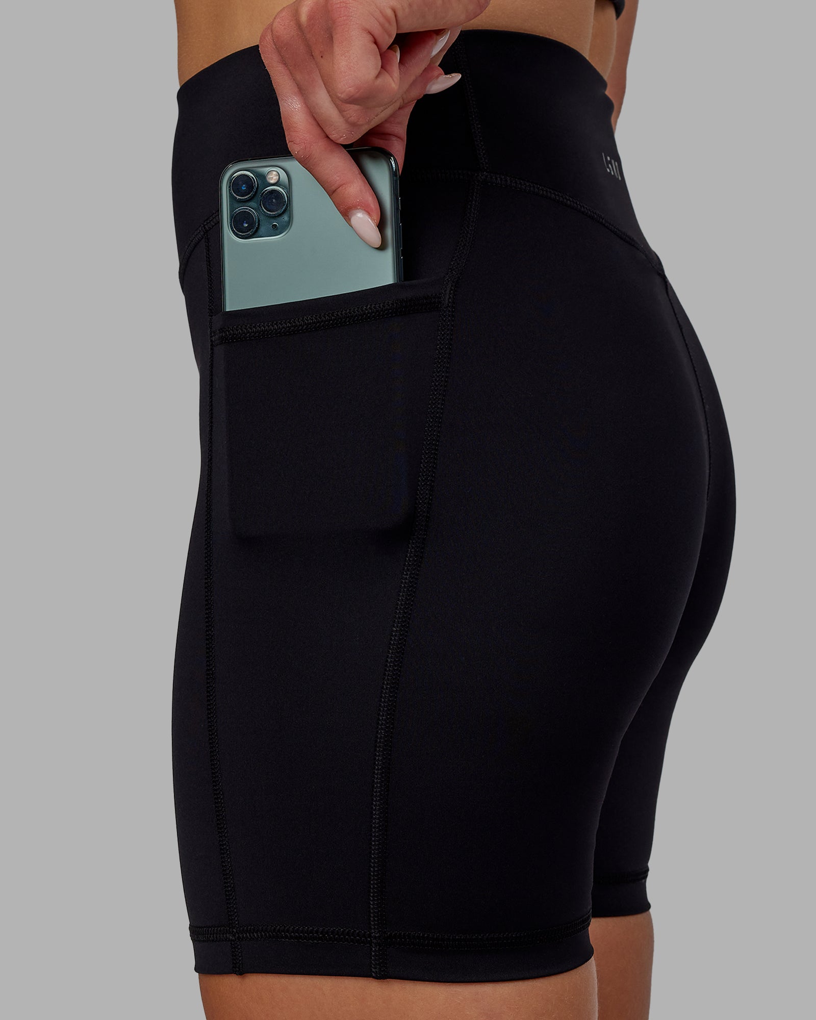 Elite High-Rise 6" Short Pockets - Black