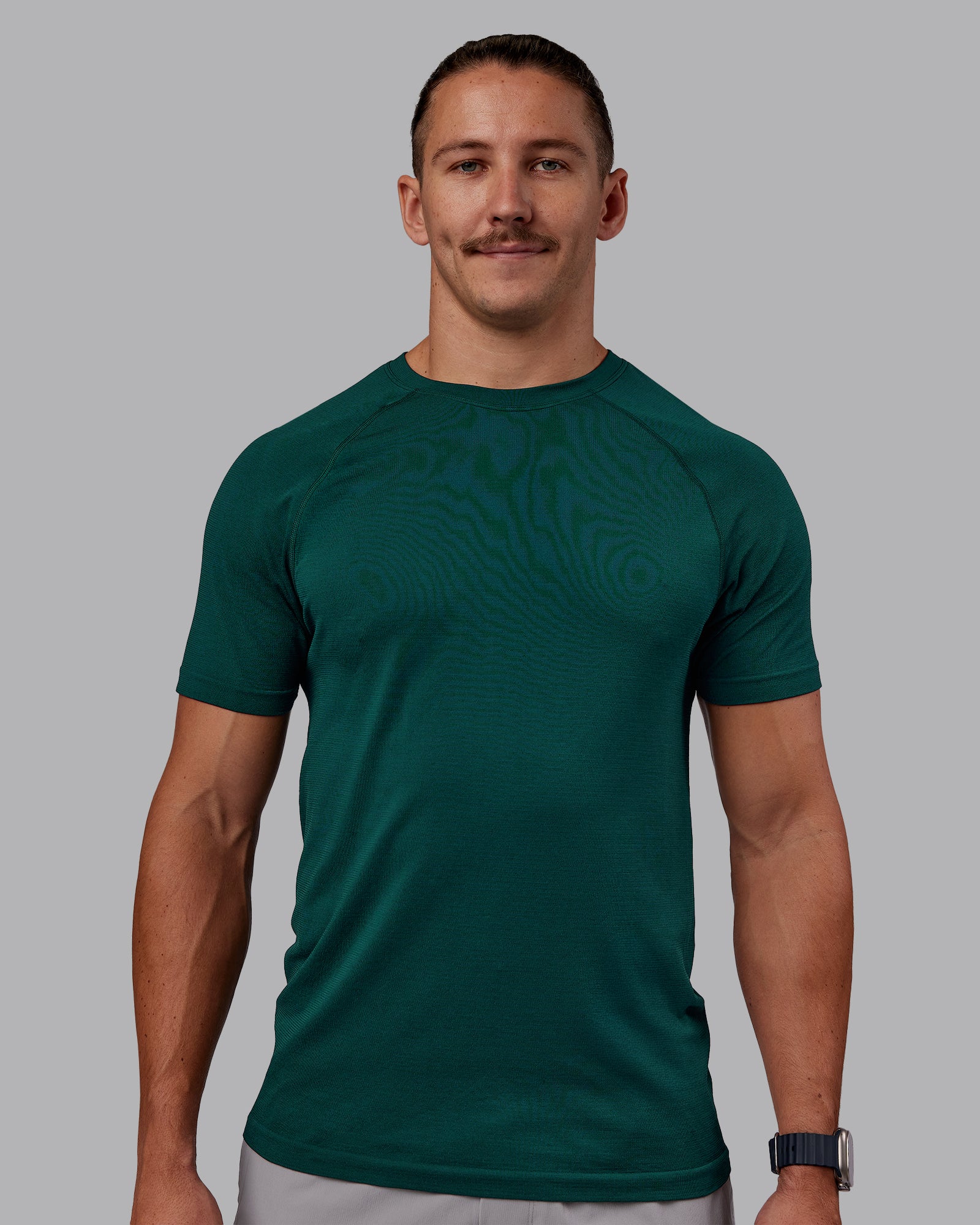 AeroFLX+ Seamless Tee - Dark Moss/Dark Moss