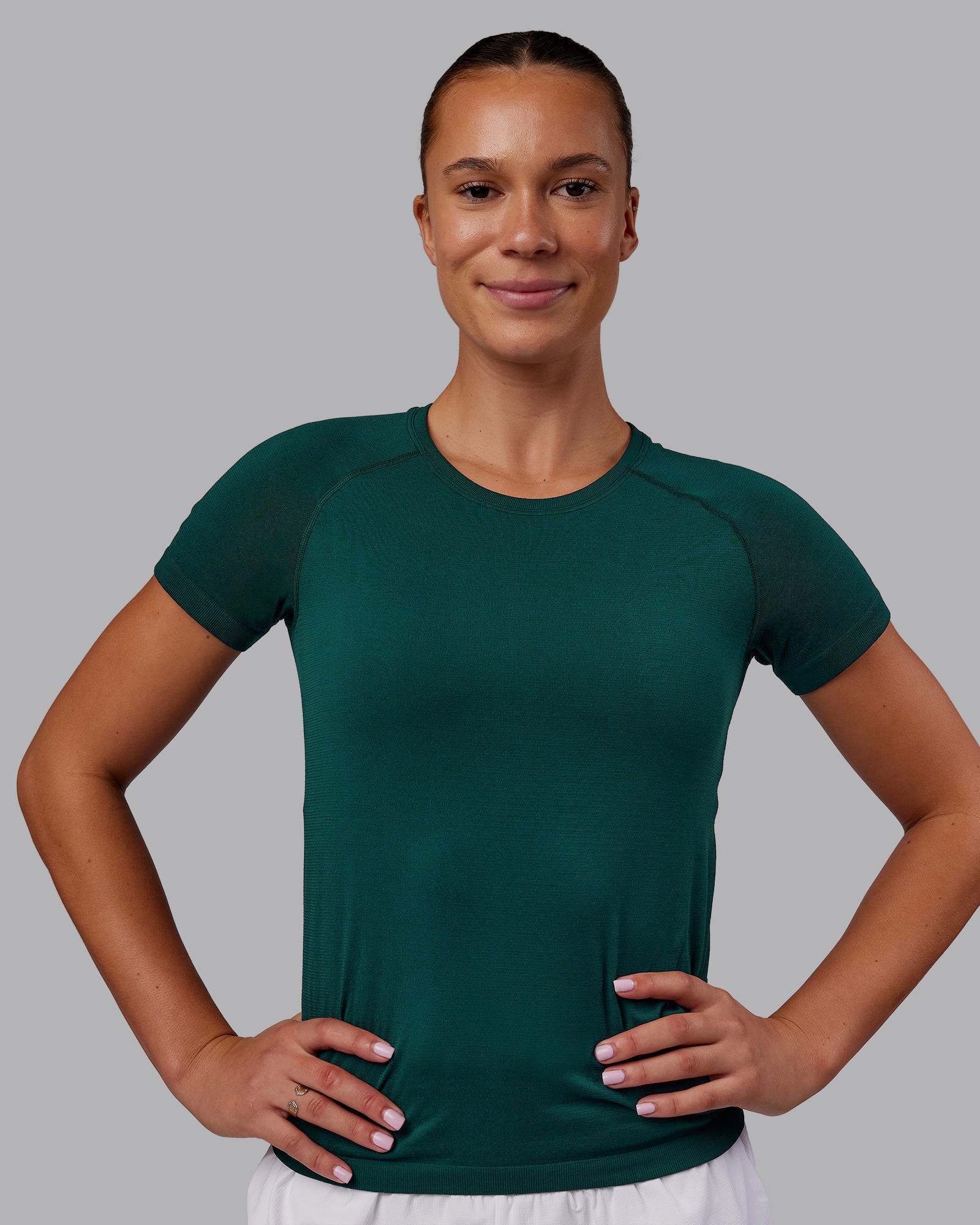 AeroFLX+ Seamless Tee - Dark Moss/Dark Moss