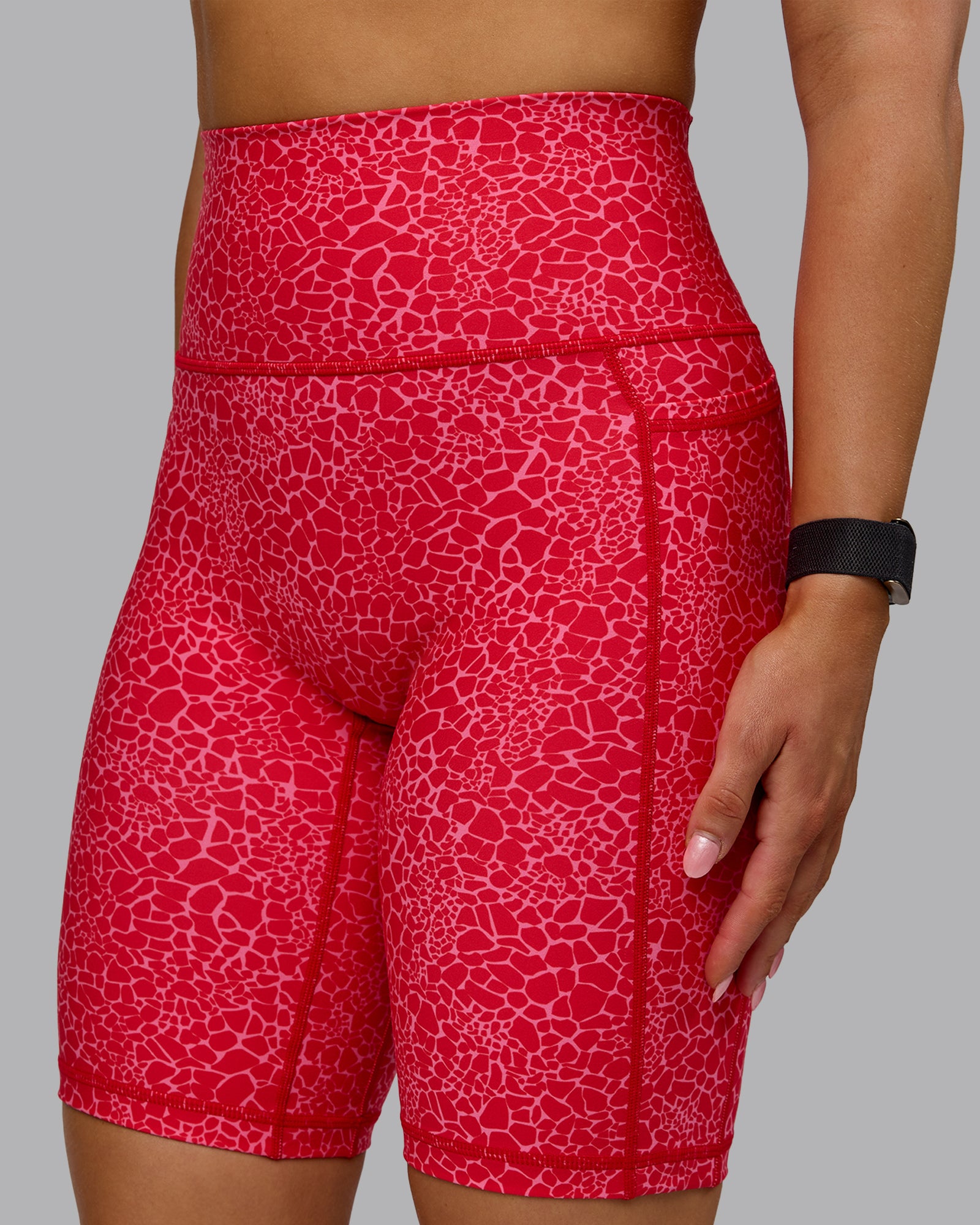 Fusion Ultra High-Rise 9" Short Pockets - Red Vitality Print